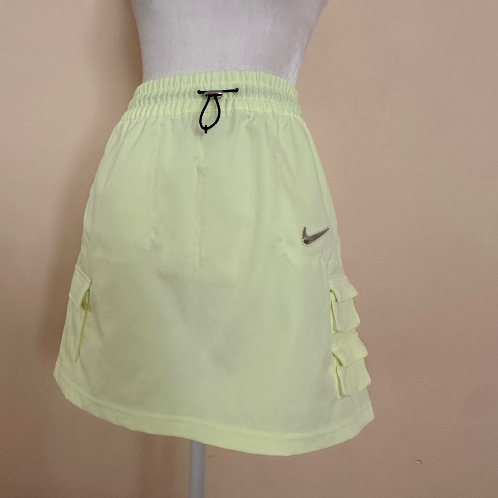 NWOT Nike Swoosh Woven Utility Skirt Size - Picture 5 of 10
